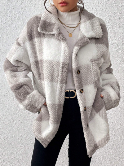 Abrigo de cuadros negro y blanco