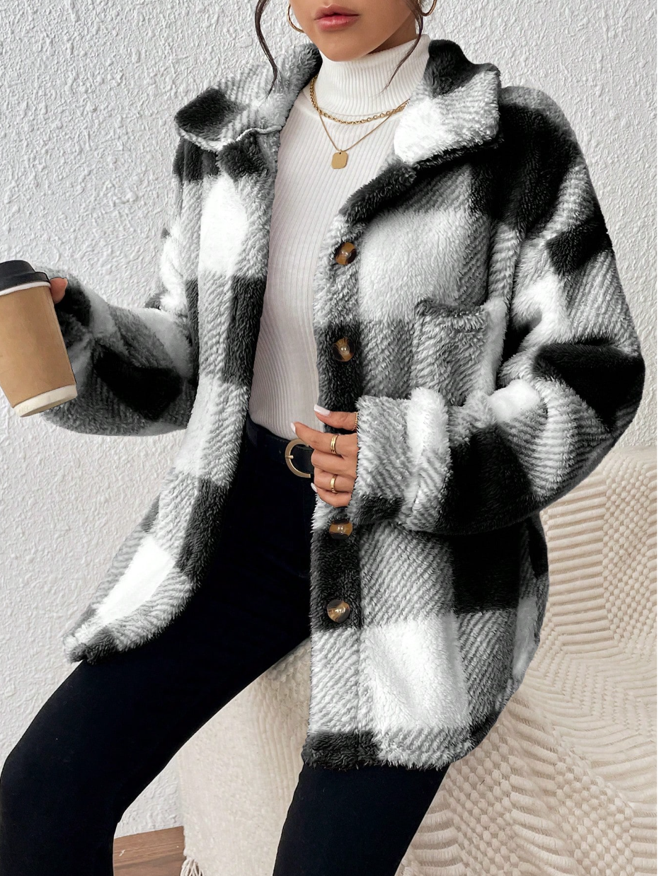 Abrigo de cuadros negro y blanco